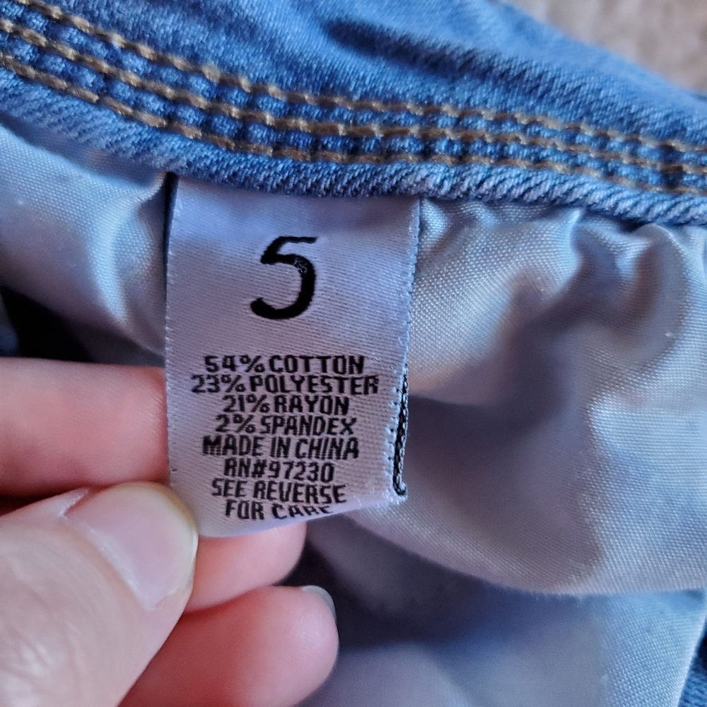 Almost Famous Mid Rise Distressed Jeans - Picture 7 of 8